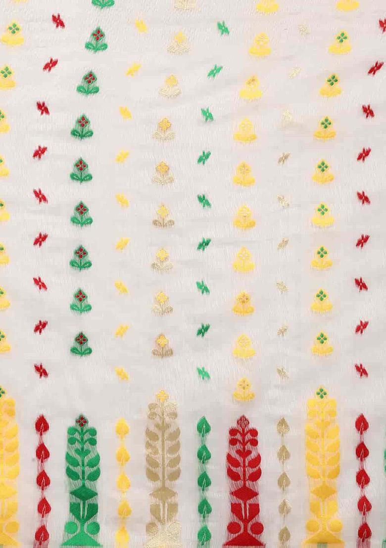 Off White Printed Pure Cotton Dhakai Jamdani Saree Set