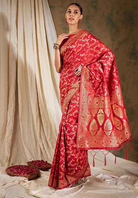 Peach Woven Floral Work Banarasi Silk Saree Set