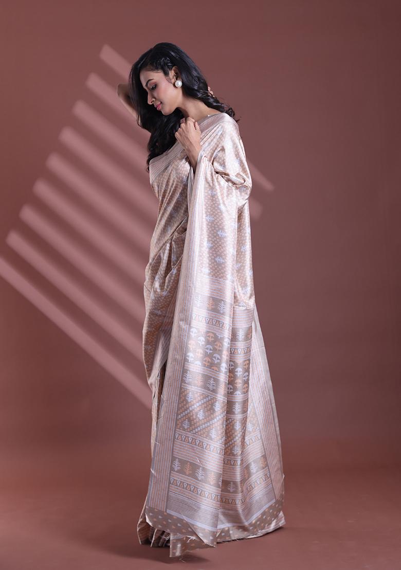 Ecru Textured Soft Silk Saree Set