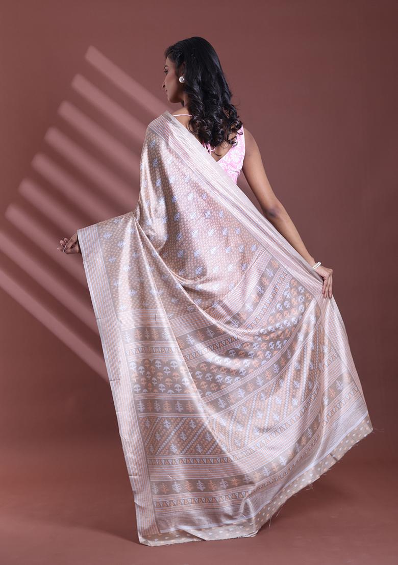 Ecru Textured Soft Silk Saree Set