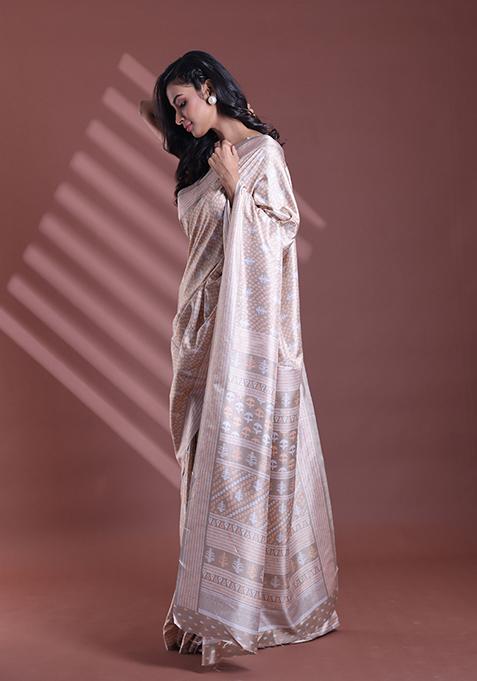 Ecru Textured Soft Silk Saree Set