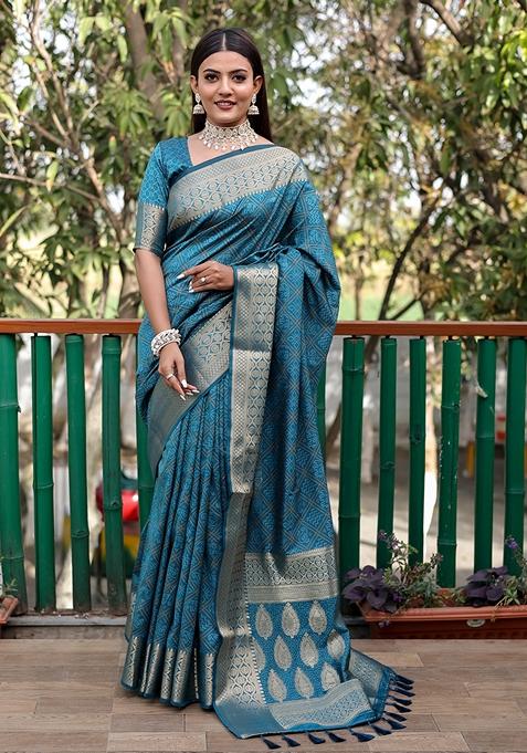 Rama Green Zari Woven Silk Blend Saree Set