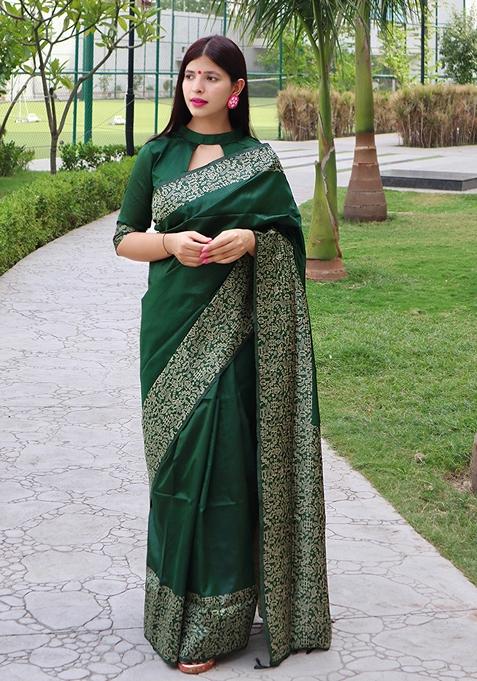 Green Contrast Print Raw Silk Saree Set