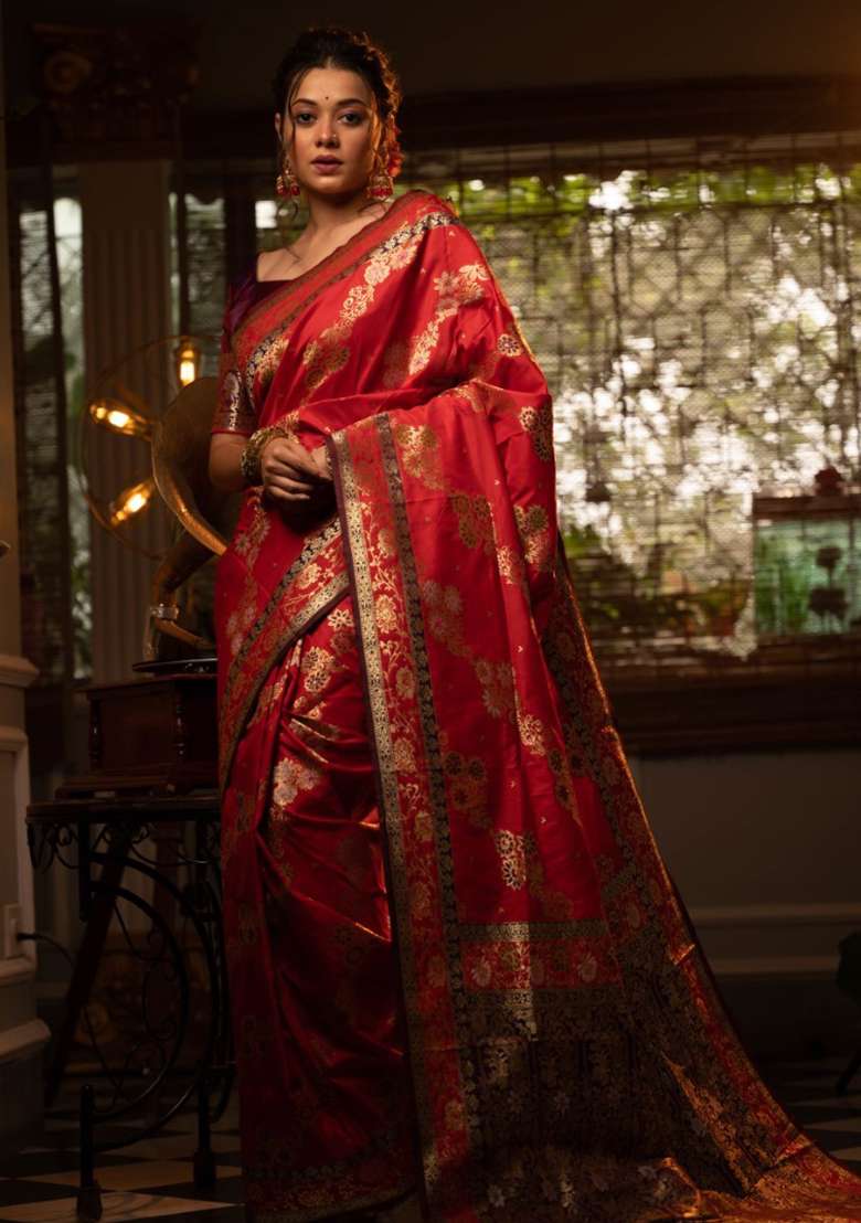 Red Woven Soft Silk Saree Set for Diwali | Wedding & Festive Wear - Indya