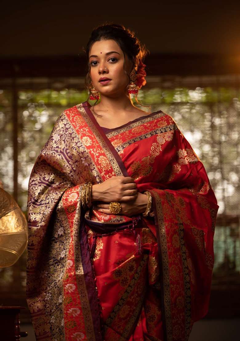 Red Woven Soft Silk Saree Set for Diwali | Wedding & Festive Wear - Indya