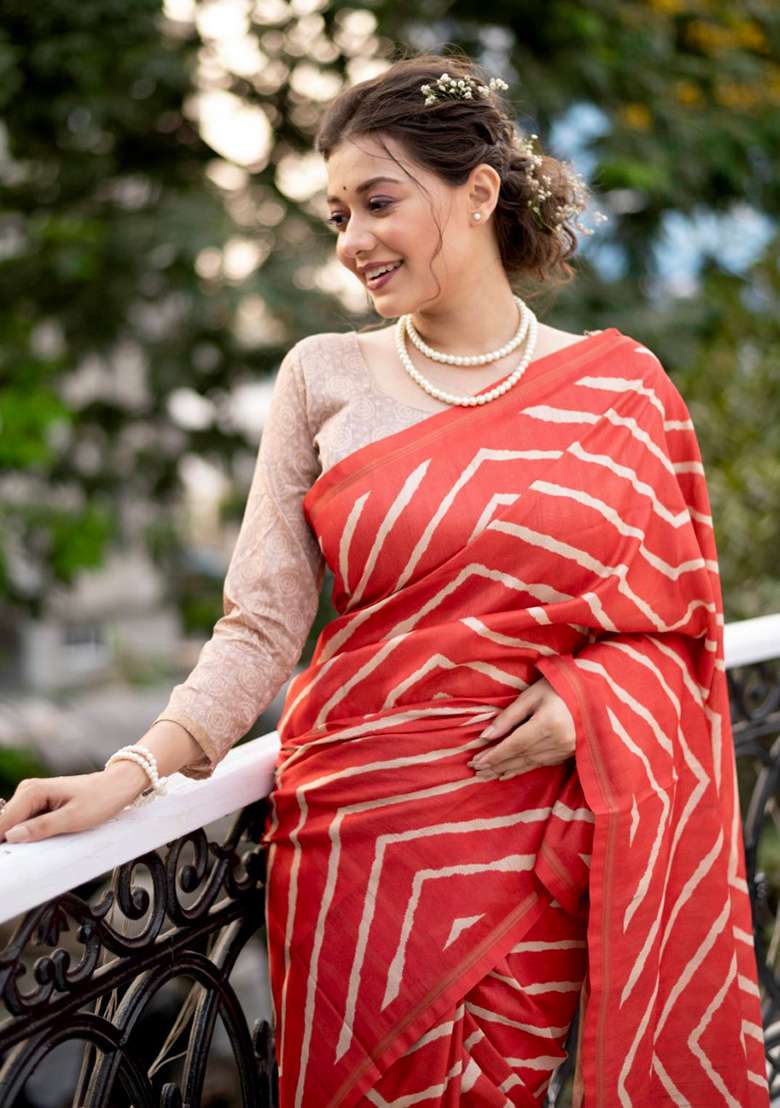 Red Zari Woven Tussar Silk Saree Set for Diwali | Wedding & Festive Wear - Indya