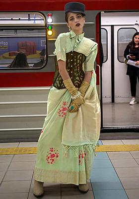 Green Zari Woven Linen Saree Set