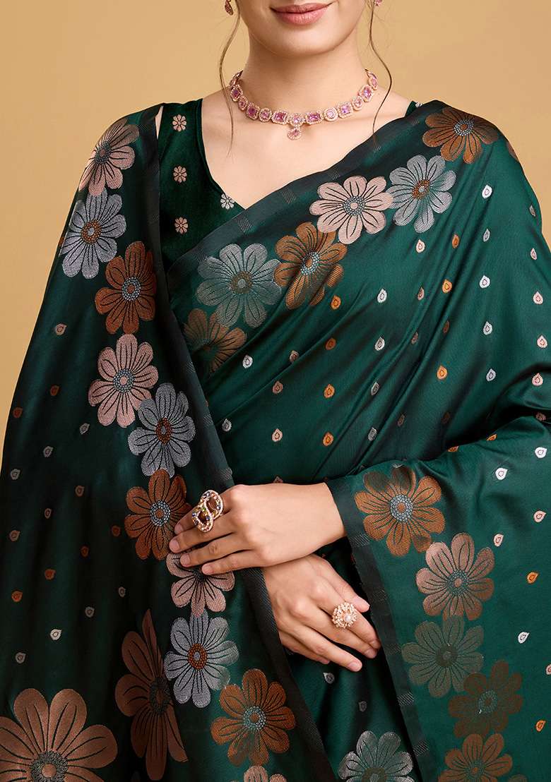 Green Zari Woven Jacquard Saree Set for Diwali and Festive Wear - Indya