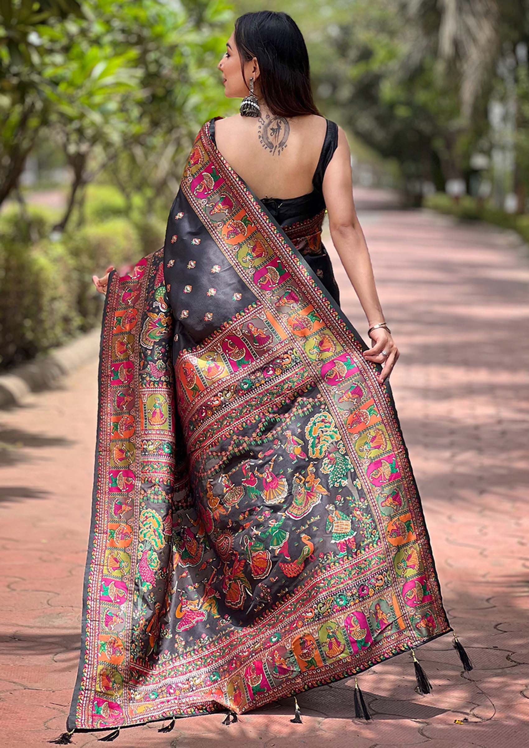YA-MAN - sari Buy Women Black Resham Woven Pashmina Saree Set - XSR12344