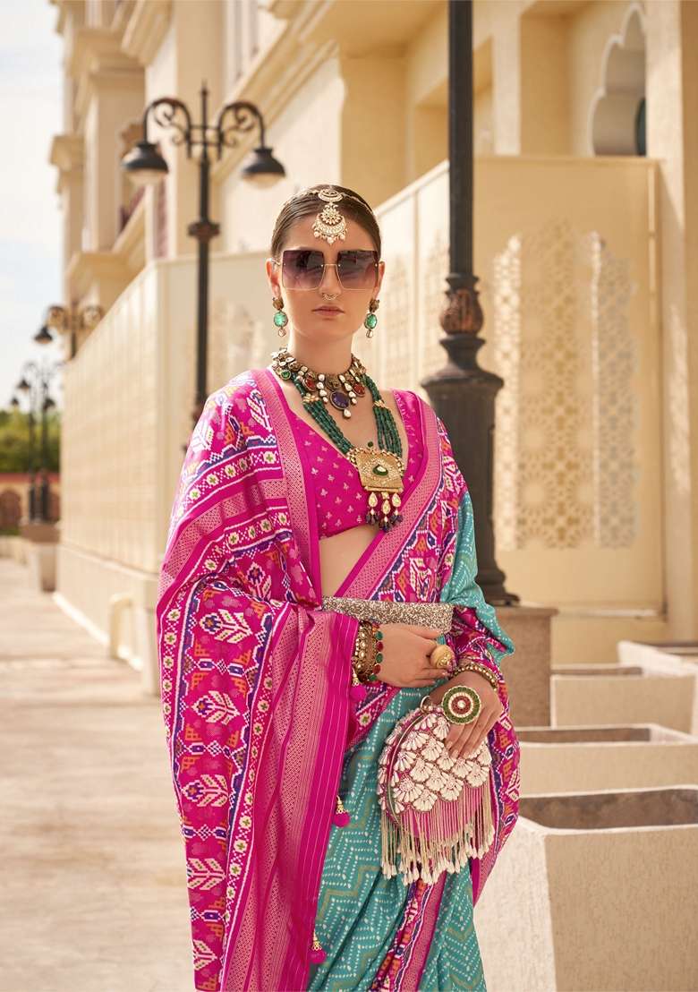 Sea Green Printed Woven Saree Set - Indya