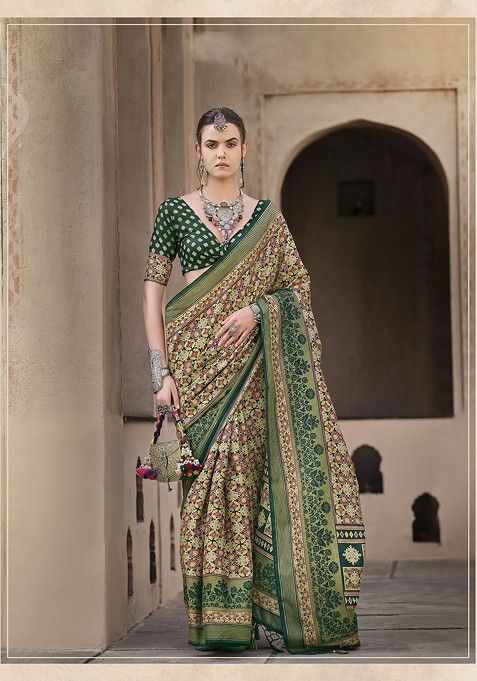 Green Printed Woven Saree Set