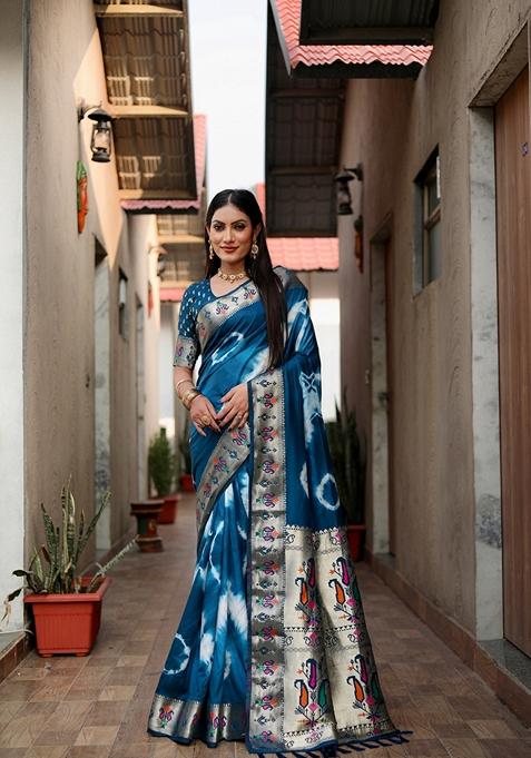 Blue Printed Woven Saree Set