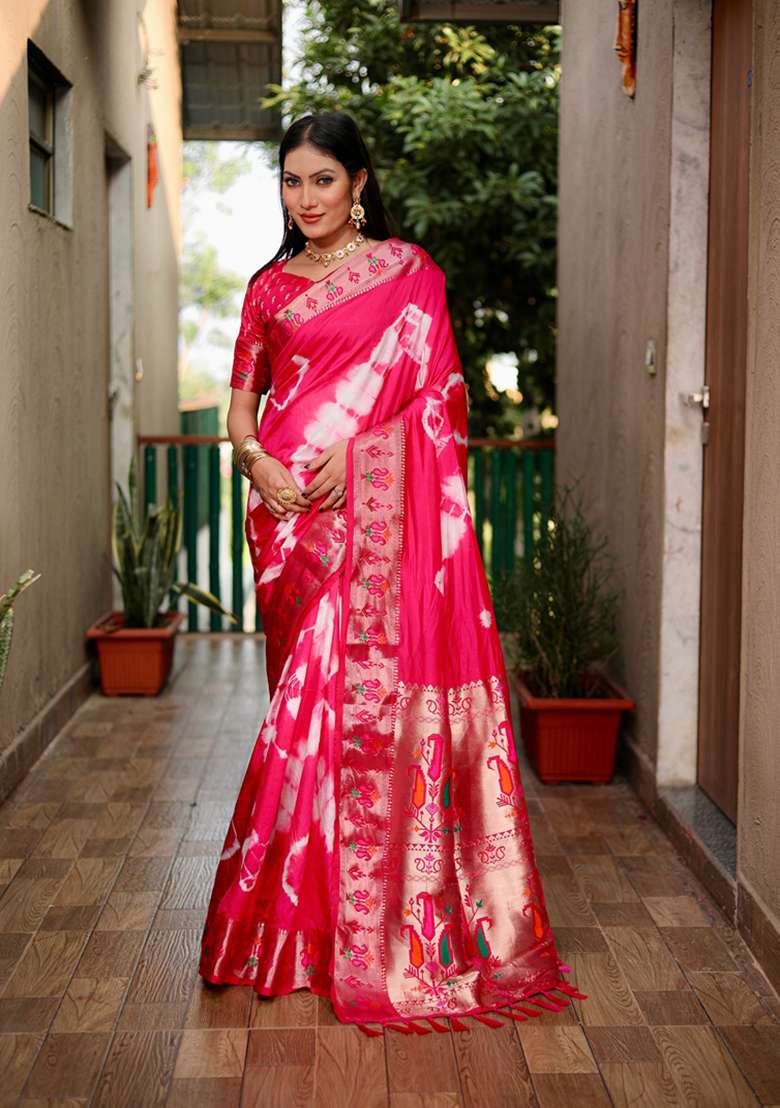 Pink Printed Woven Saree Set - Indya