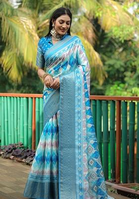 Blue Printed Woven Saree Set