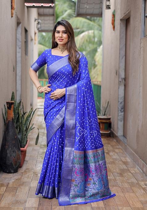 Blue Printed Woven Saree Set