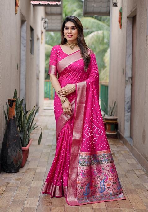 Pink Printed Woven Saree Set