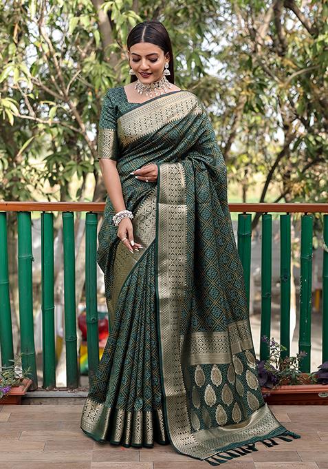Green Bandhej Patola Woven Handloom Silk Saree Set