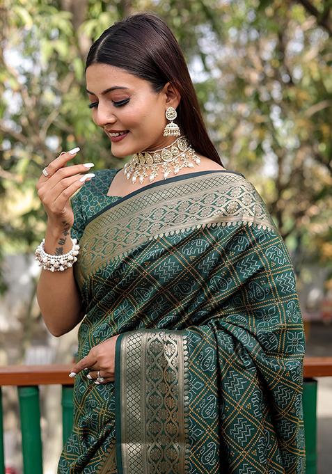 Green Bandhej Patola Woven Handloom Silk Saree Set