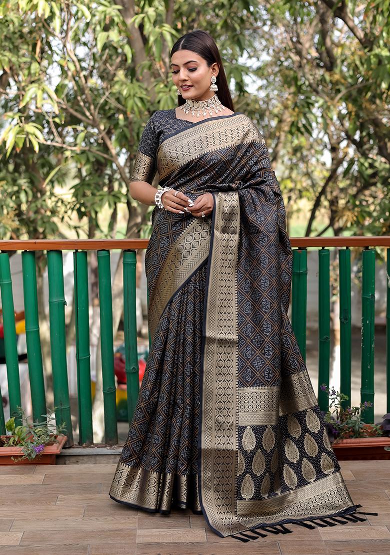 Black Bandhej Patola Woven Handloom Silk Saree Set