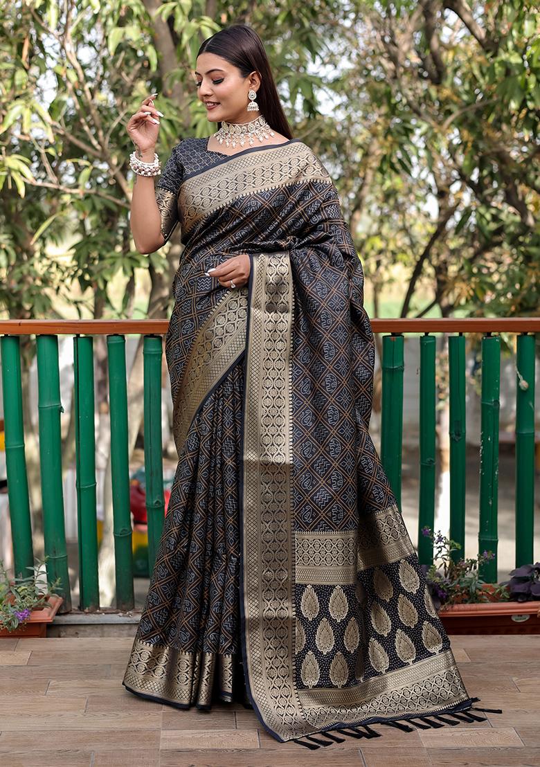 Black Bandhej Patola Woven Handloom Silk Saree Set