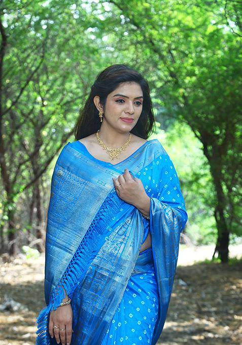Blue Zari Woven Kanjivaram Silk Saree Set