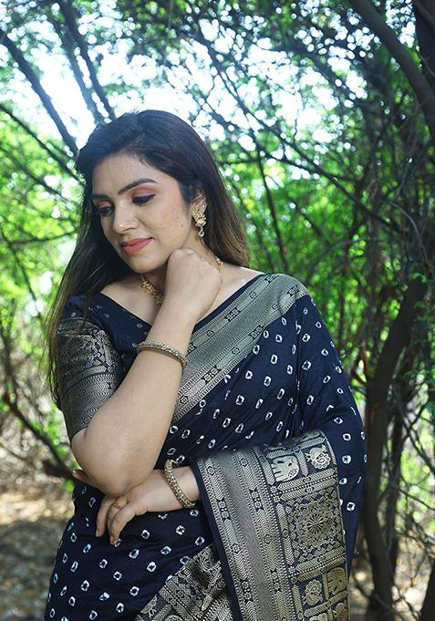 Black Zari Woven Kanjivaram Silk Saree Set