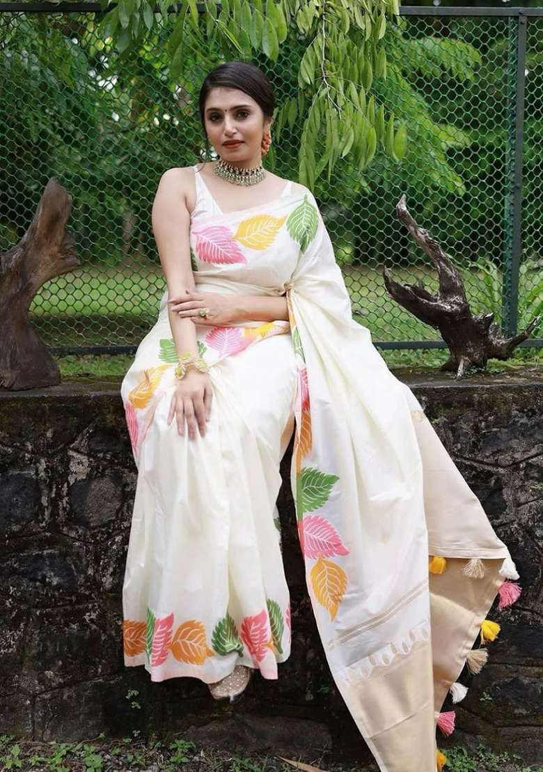 White Banarasi Soft Silk Blend Saree Set for Diwali | Wedding & Festive Wear - Indya