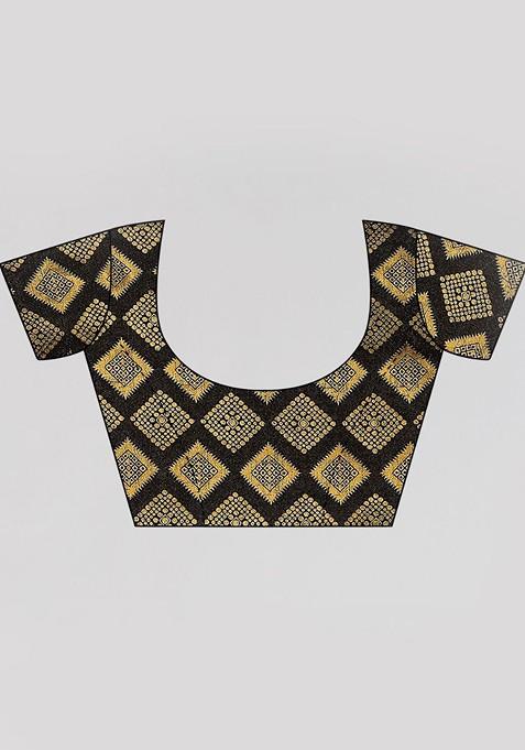 White Ethnic Motifs Printed Saree Set