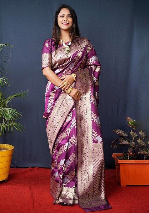 Purple Floral Print Woven Zari Pure Banarasi Silk Saree Set