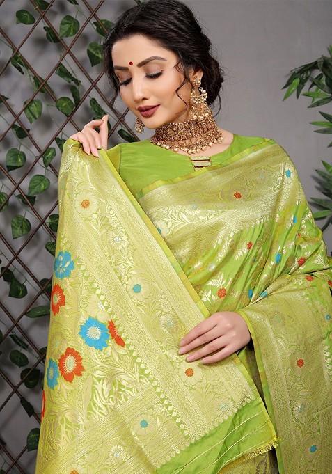 Green Floral Woven Zari Pure Banarasi Silk Saree Set
