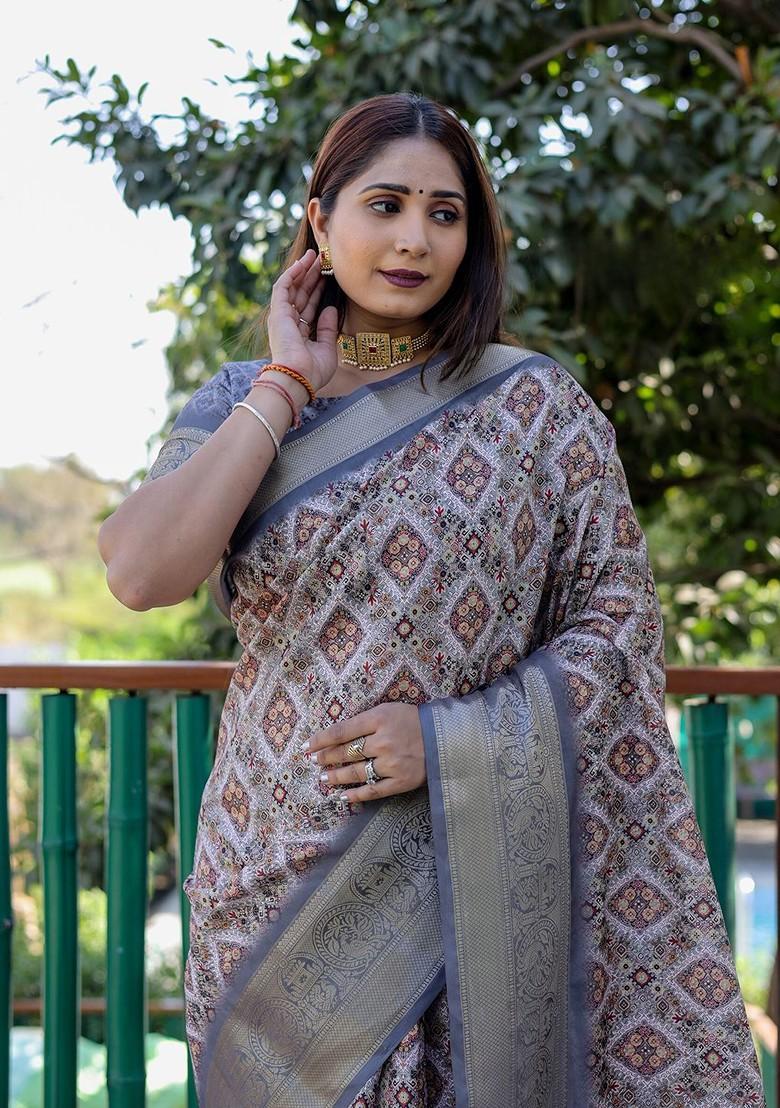 Grey Ethnic Motifs Zari Pure Silk Bandhani Saree Set