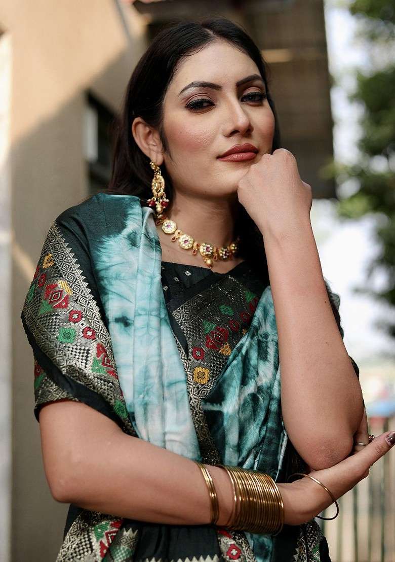 Green Tie And Dye Zari Pure Silk Saree Set - Indya