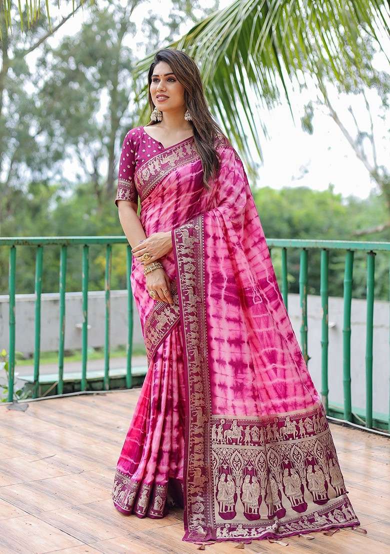 Peach Tie And Dye Bandhani Print Pure Silk Saree Set - Indya