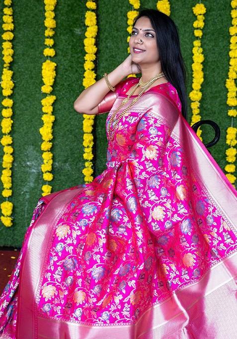 Pink Floral Motif Woven Zari Pure Banarasi Silk Saree Set