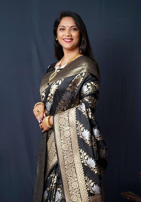 Black Floral Woven Zari Pure Banarasi Silk Saree Set