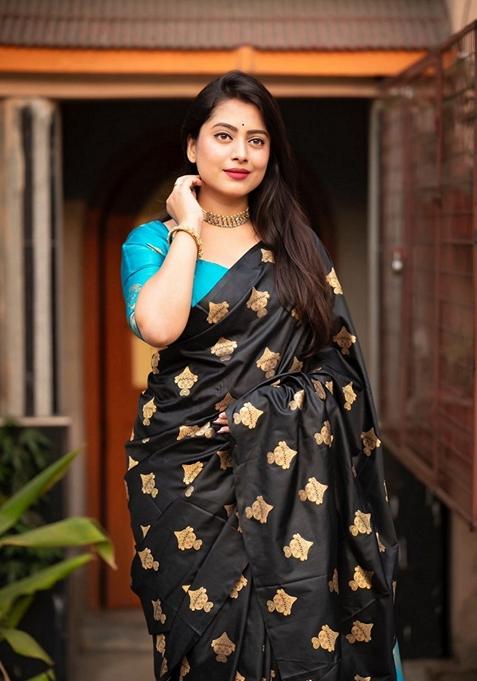Black Jacquard Banarasi Soft Silk Saree Set