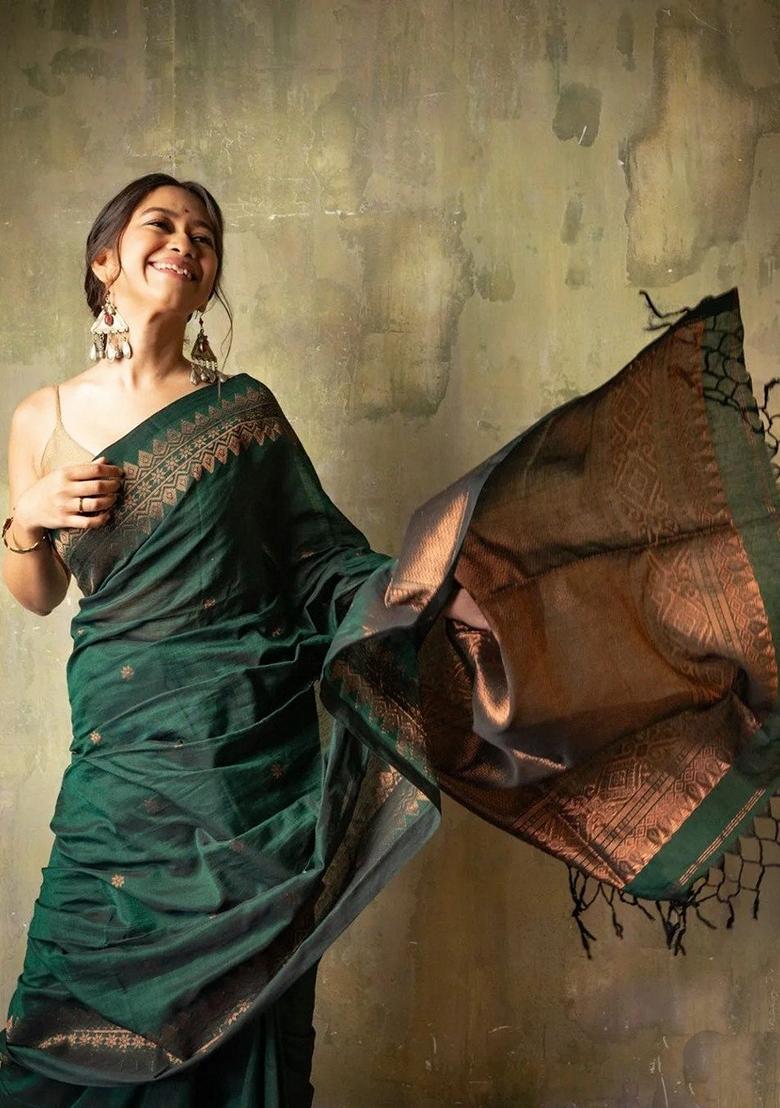 Green Jacquard Banarasi Soft Silk Saree Set