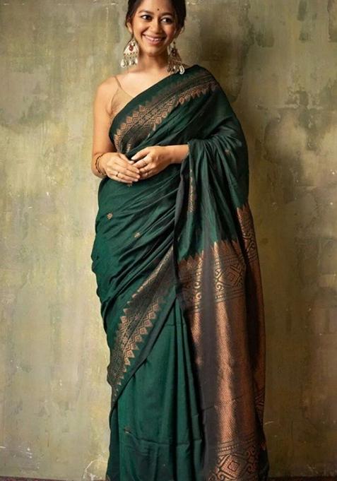 Green Jacquard Banarasi Soft Silk Saree Set