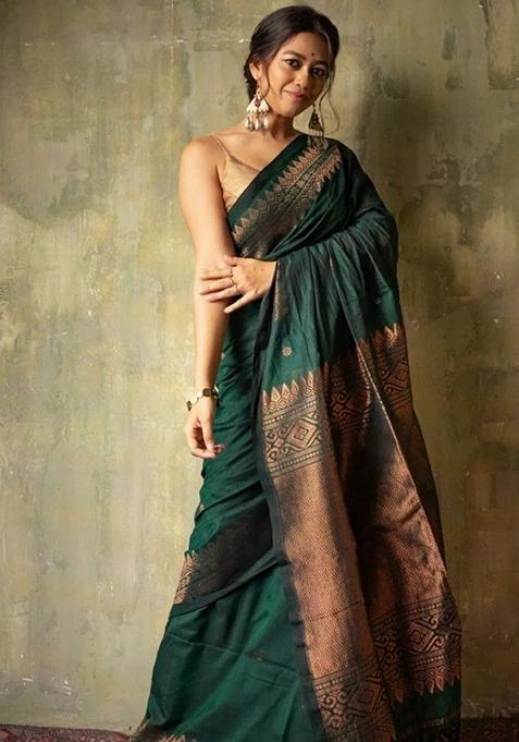 Green Jacquard Banarasi Soft Silk Saree Set