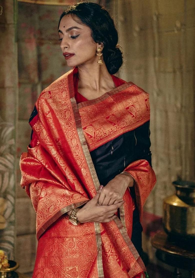 Black Gold Zai Woven Banarasi Soft Silk Saree Set