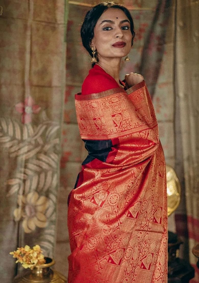 Black Gold Zai Woven Banarasi Soft Silk Saree Set