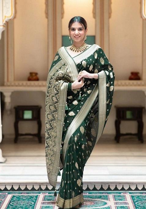 Green Jacquard Banarasi Silk Saree Set