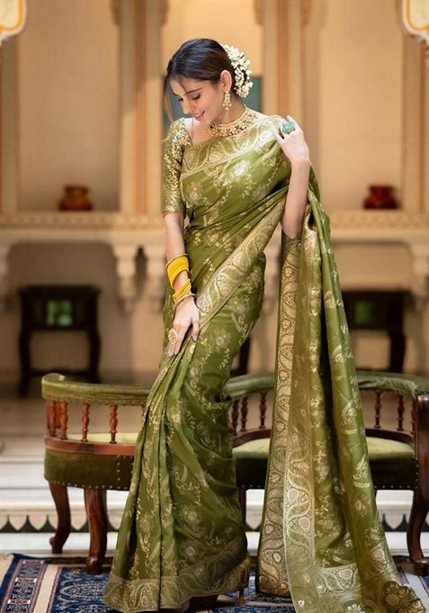 Mehendi Green Jacquard Banarasi Silk Saree Set