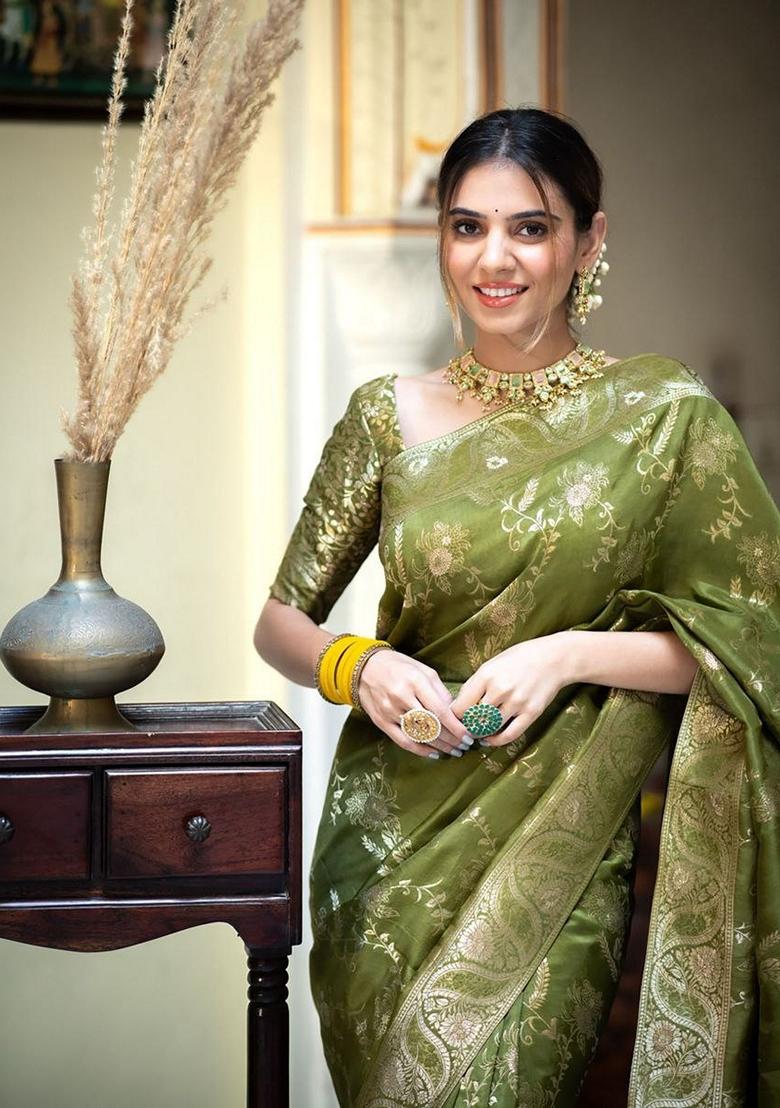 Mehendi Green Jacquard Banarasi Soft Silk Saree Set