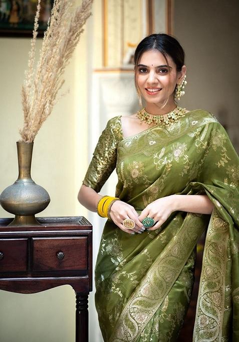 Mehendi Green Jacquard Banarasi Soft Silk Saree Set