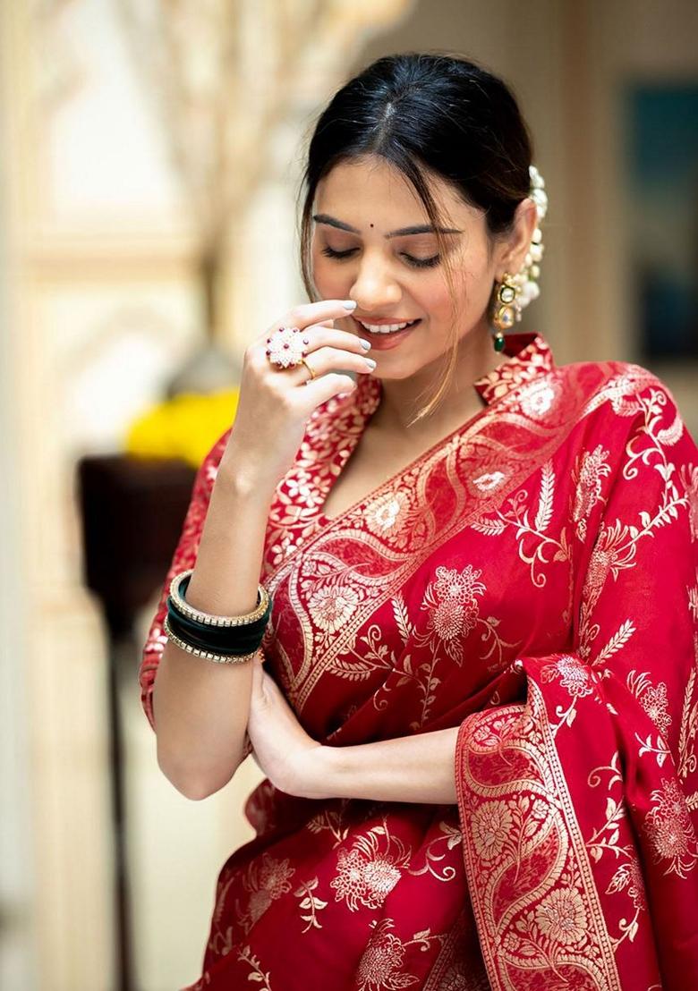 Red Jacquard Banarasi Soft Silk Saree Set