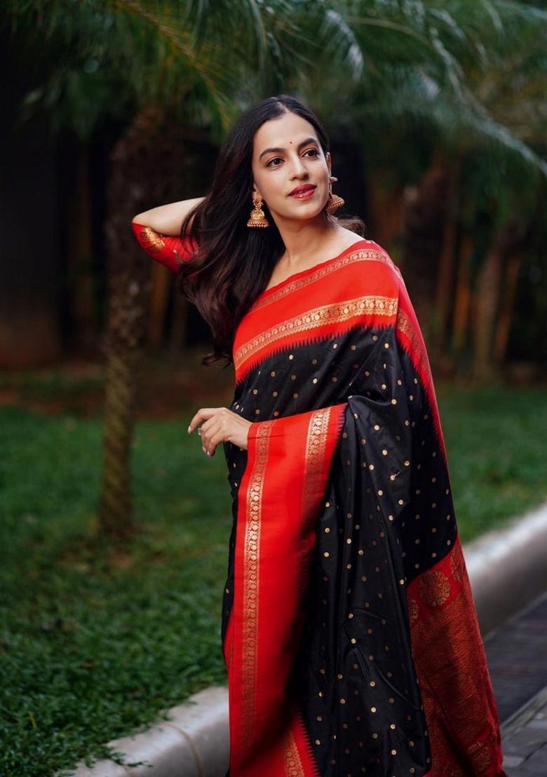 Black Jacquard Banarasi Silk Saree Set