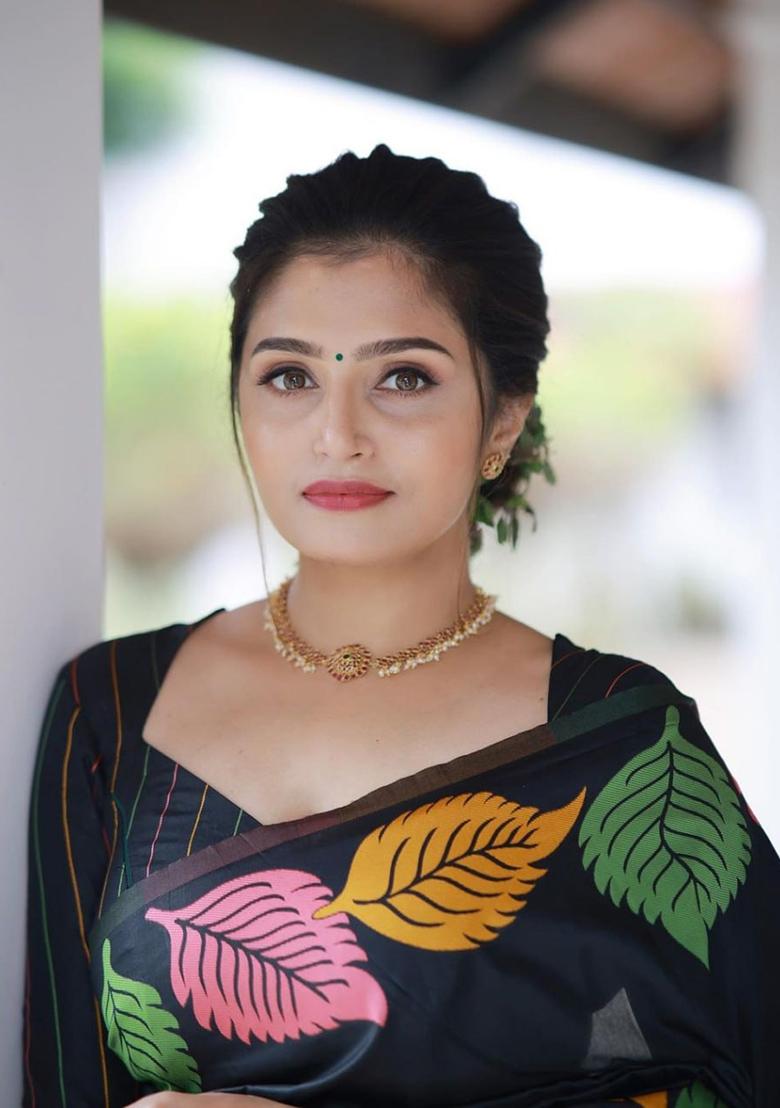 Black Jacquard Banarasi Silk Saree Set