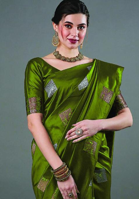 Mehendi Green Zari Woven Banarasi Silk Saree Set