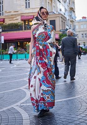 Off White Abstract Print Crepe Saree Set